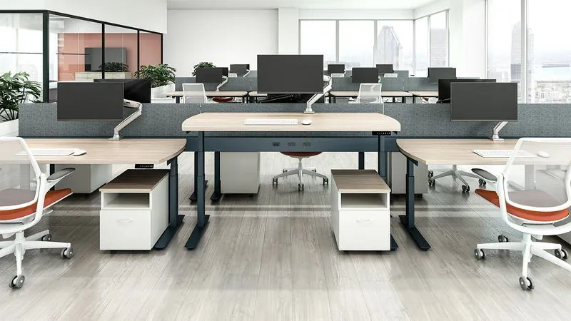 Open Office Open office with height-adjustable workstations