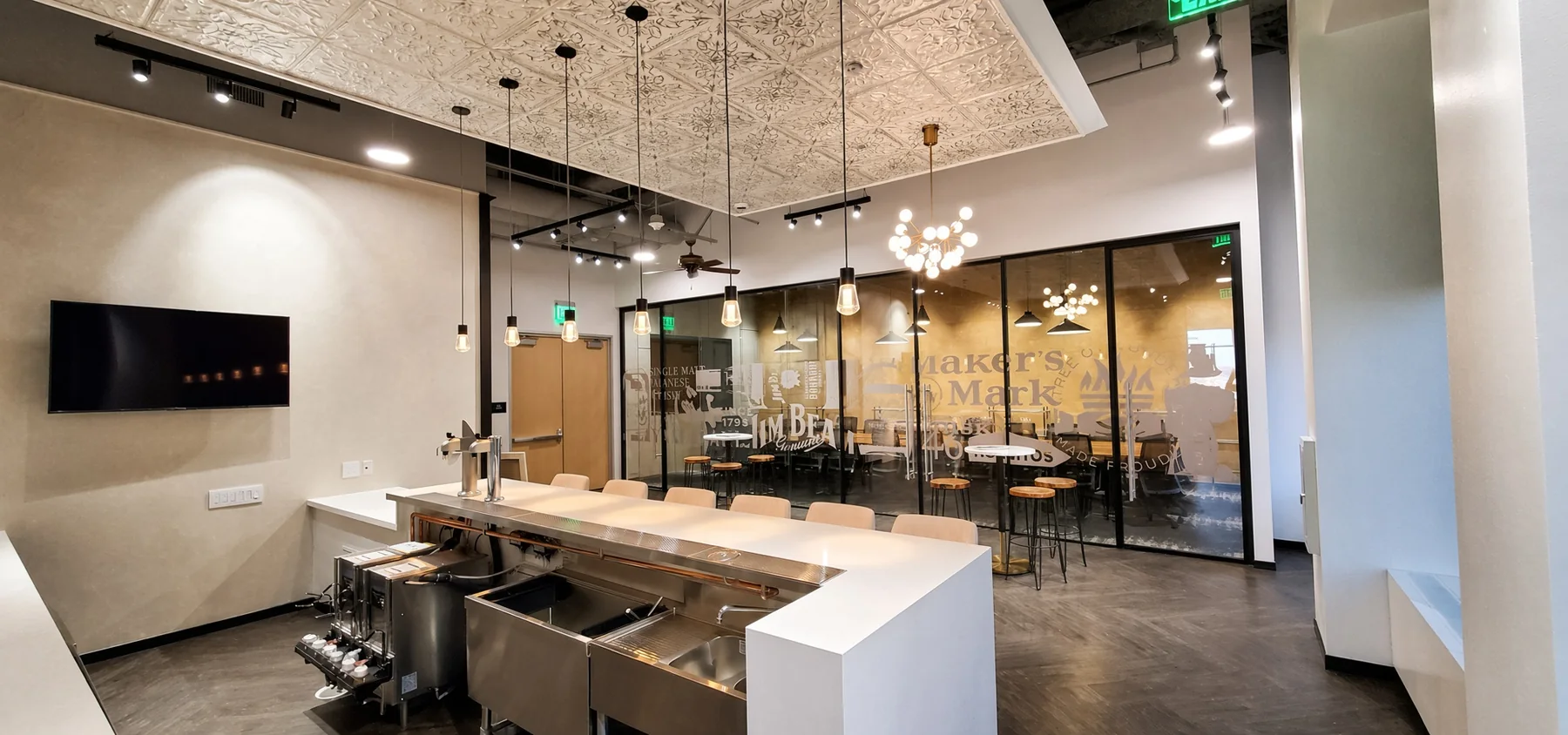 Beam Suntory — Metal & Glass · Bar & glass tasting room