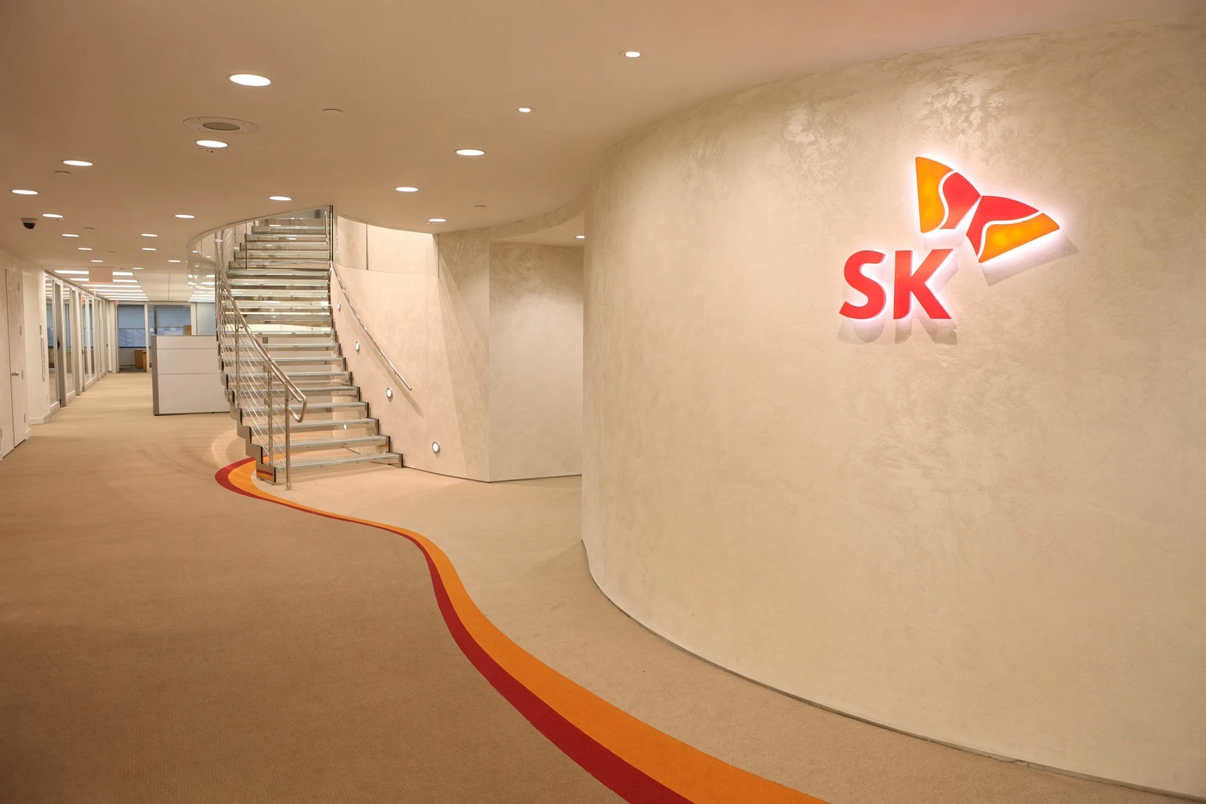 SK — Custom · Lobby
